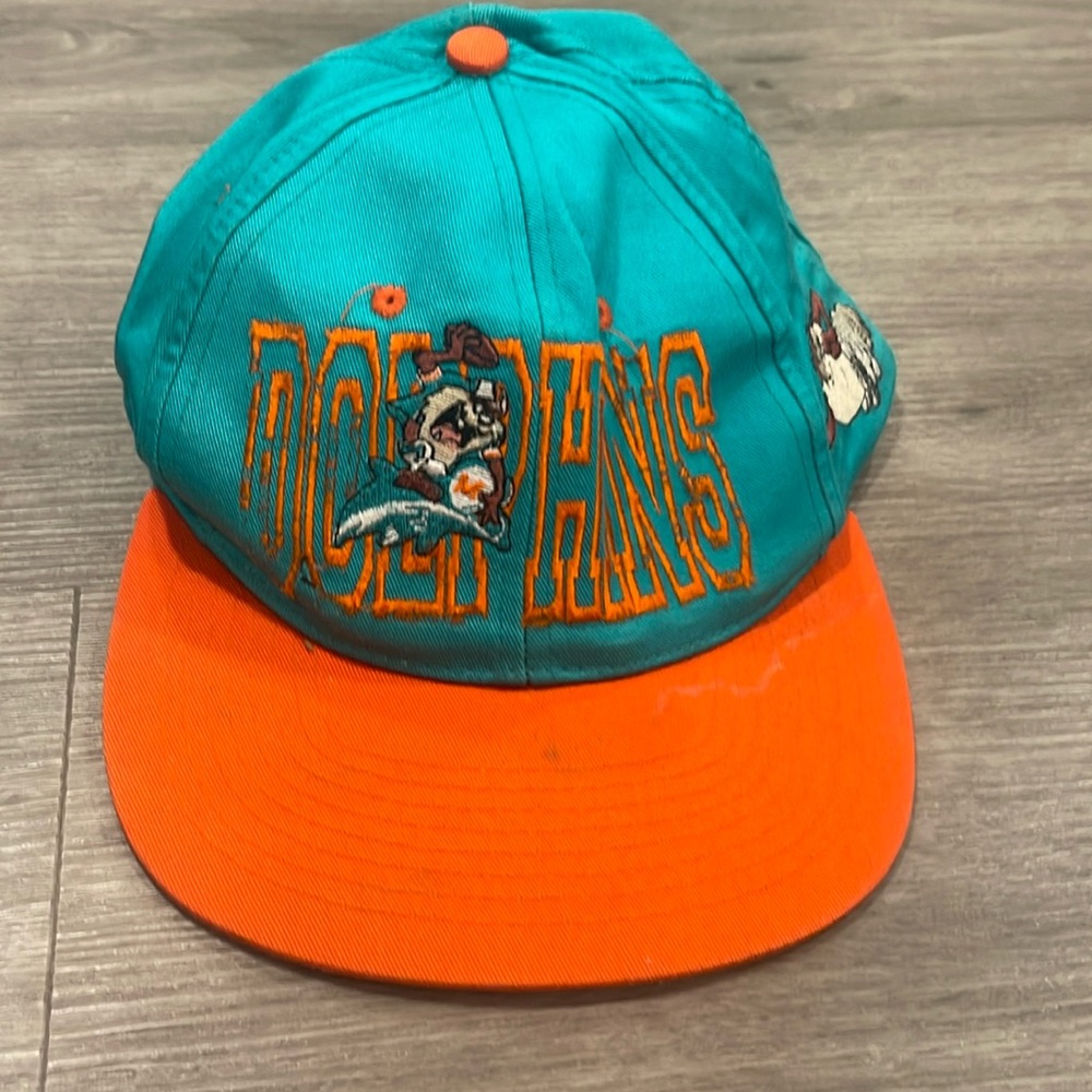 Vintage (1993) Looney Tunes Miami Dolphins hat SnapBack (Orange/Teal) Taz